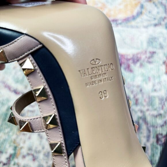 Valentino Black Rockstud Point Toe Heels - Picture 3 of 10